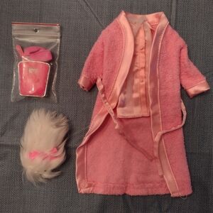 Mattel Pink Doll Bathrobe and Spa Accessory Set